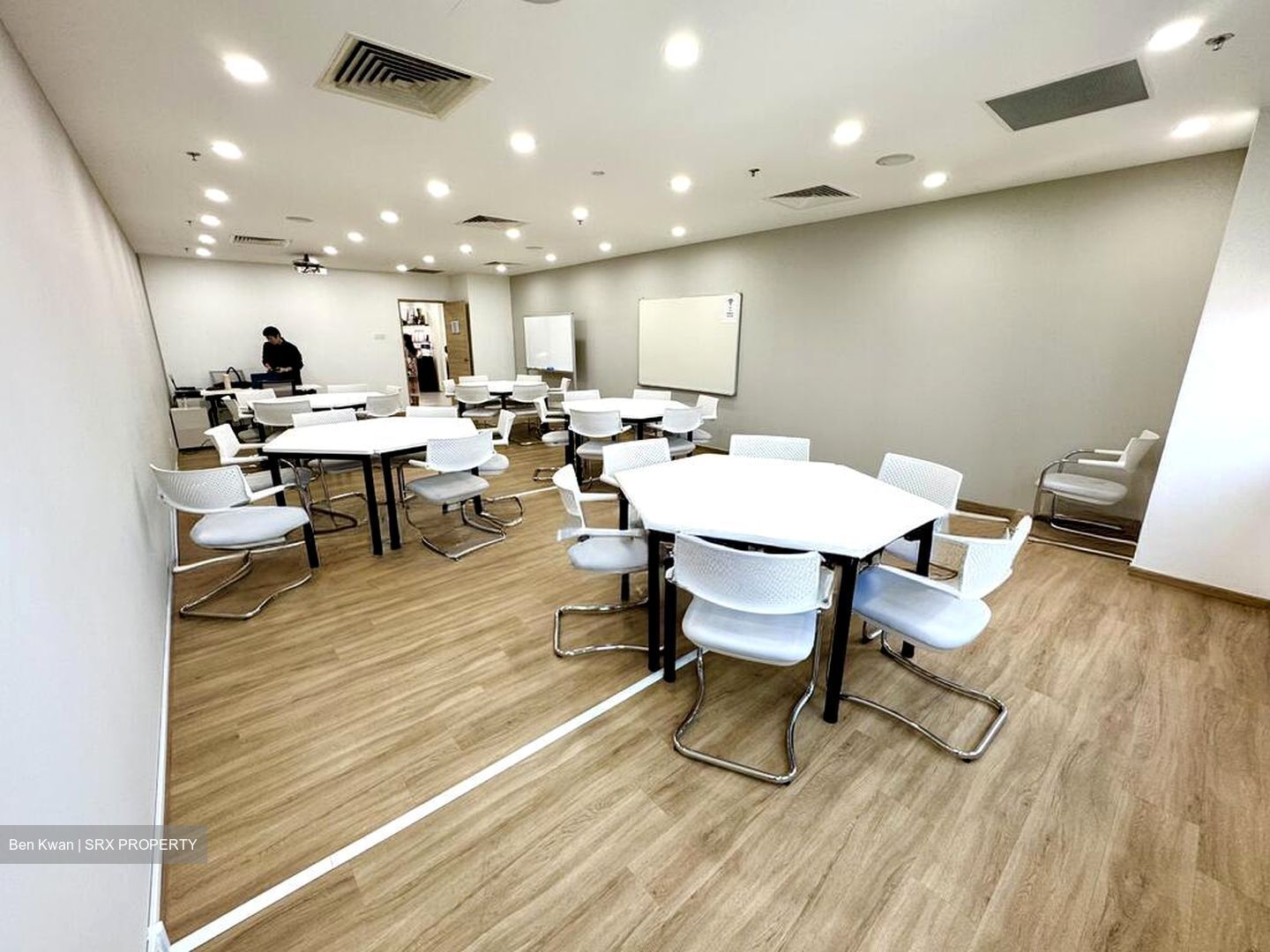 Chinatown Point (D1), Office #562572141